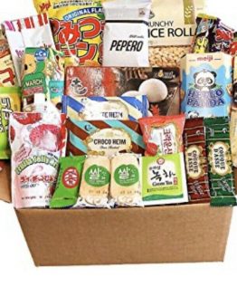 100Pcs Asian Snacks Box- Japanese Korean Chinese Snack,Candy,Mochi,Spicy Ramen